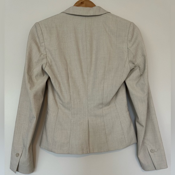 H&M Fitted Blazer. BRAND NEW WITHOUT TAGS! - Picture 2 of 10